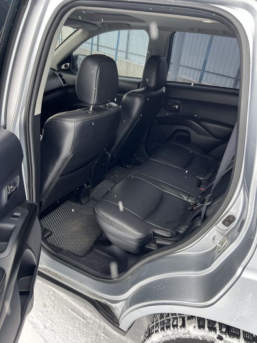 Продам Outlander XL