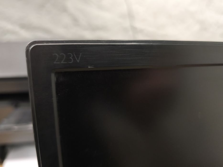 Monitor LCD  do biura, pracy nauki dla dziecka