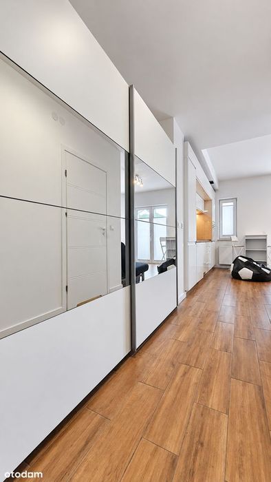 Cicha 28m2 kawalerka-WŁOCHY HYNKA-balkon,garaż,ul.Startowa 5