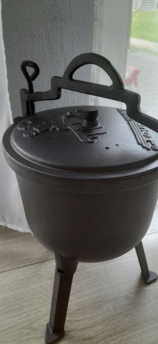 Kociołek żeliwny 8L solidny i wytrzymały czarny nowy