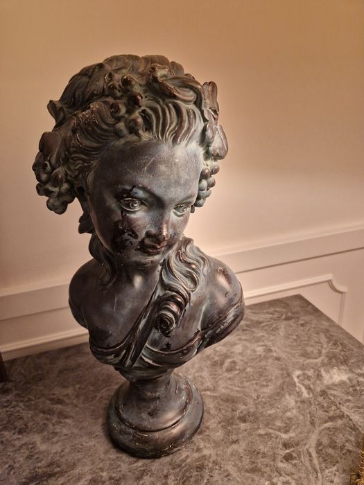 Busto em gesso antigo