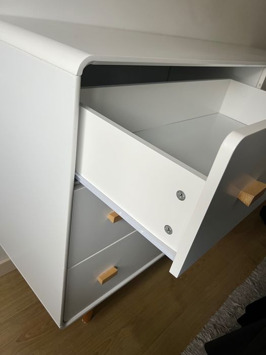 Cómoda branca de 6 gavetas (como nova!)