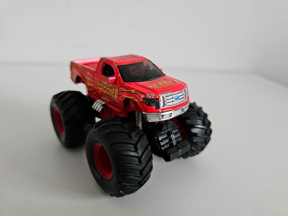 Auto Earth Shockers Maisto