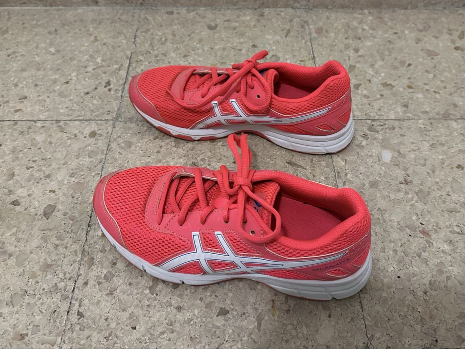 Ténis ASICS cor de rosa. Tam: 37