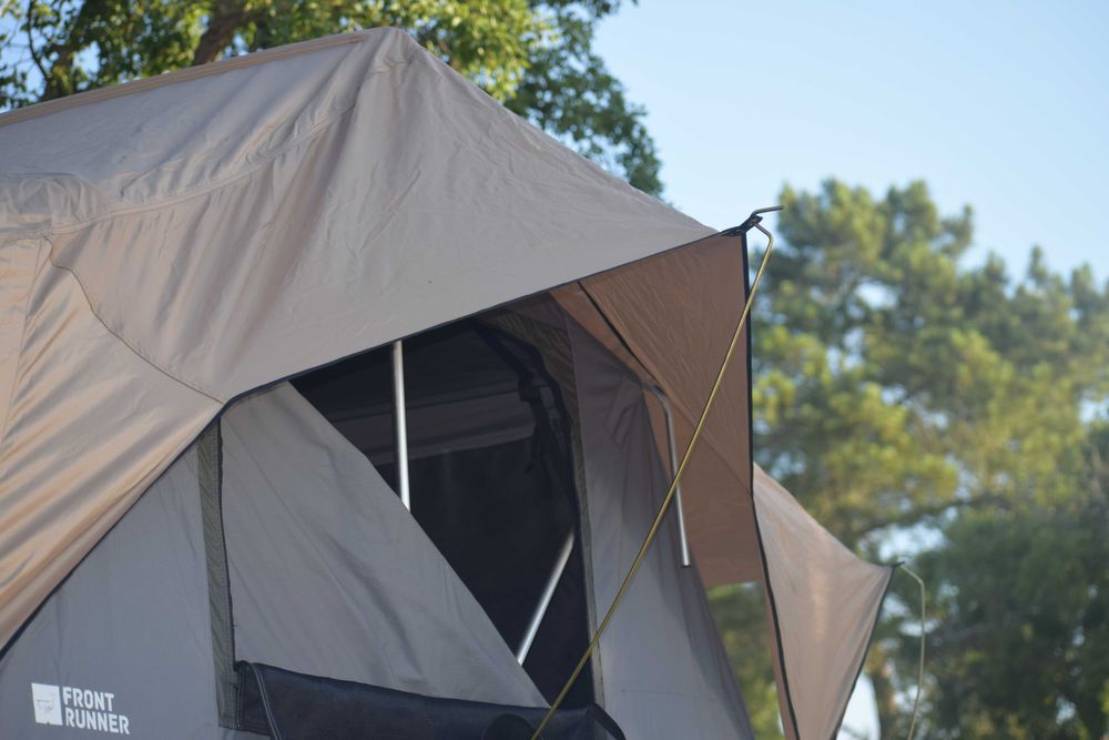 Roadtrip à Vista? Leva uma Tenda de Tejadilho Contigo!