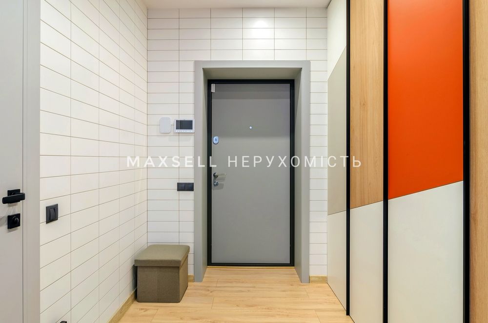 Продам квартиру з дизайнерським ремоном в центрі в новобудові