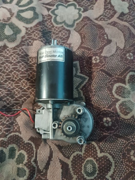 Продам двигатель подачи проволоки Fronius