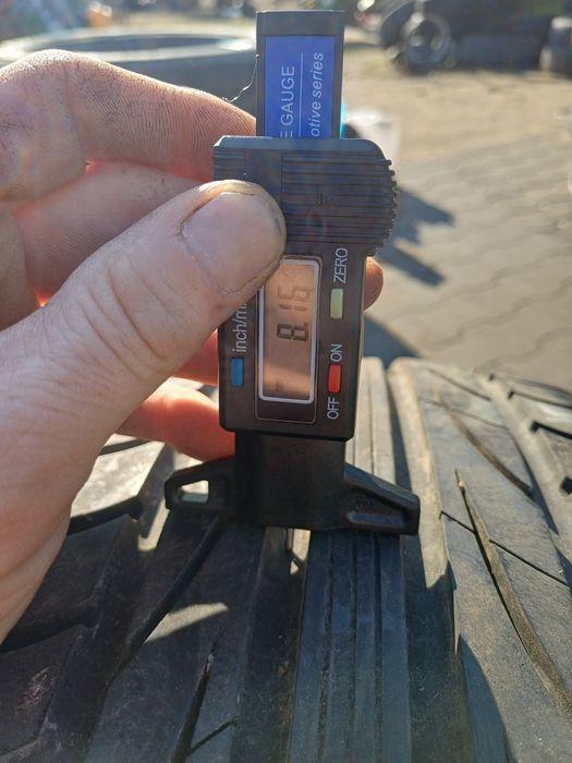 205/45R16 83V Semperit