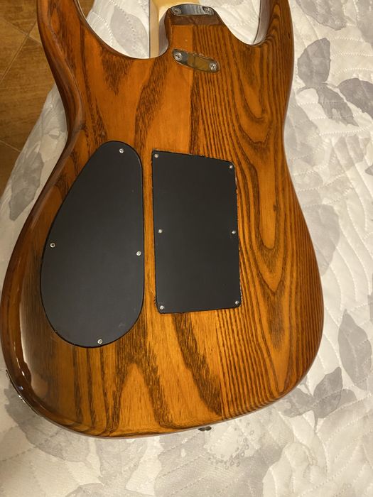 Guitarra eletrica de luthier Antiga vendo/troco