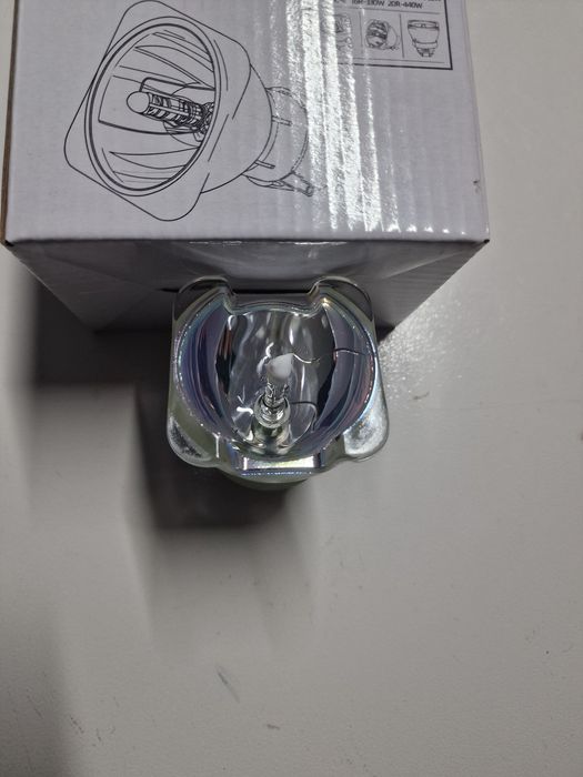lâmpada de descarga compacta de alta intensidade (HID), especificament