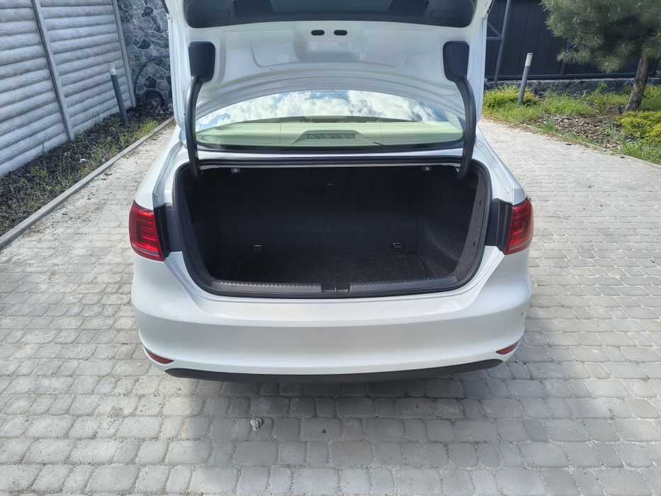 Volkswagen Jetta hybrid  2013