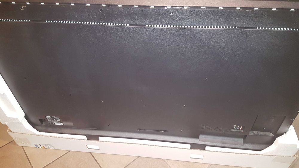 Telewizor Philips Ambilight 65 cali 65PUS6704/12 . Uszkodzona matryca