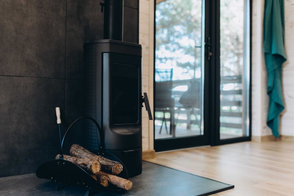 Котедж у сосновому лісі під Києвом. Камін. Вініл. Чан. Баня