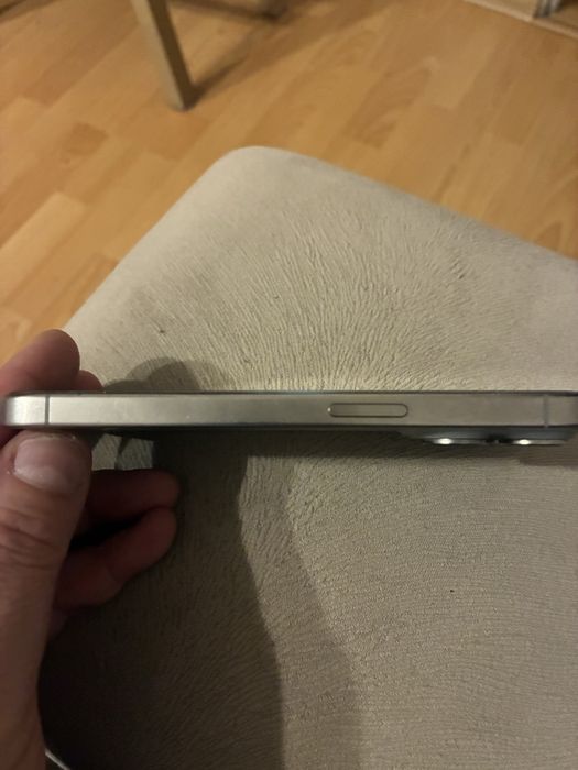 Sprzedam Iphone 15 Pro 128 GB 80% Baterii