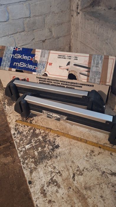 Uchwyt na narty, snowboard Menabo