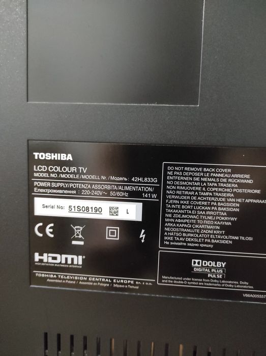 LCD TOSHIBA com comando e cabo HDMI
