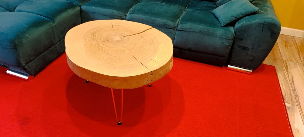 unikalny stolik lite drewno gruby lakierowany