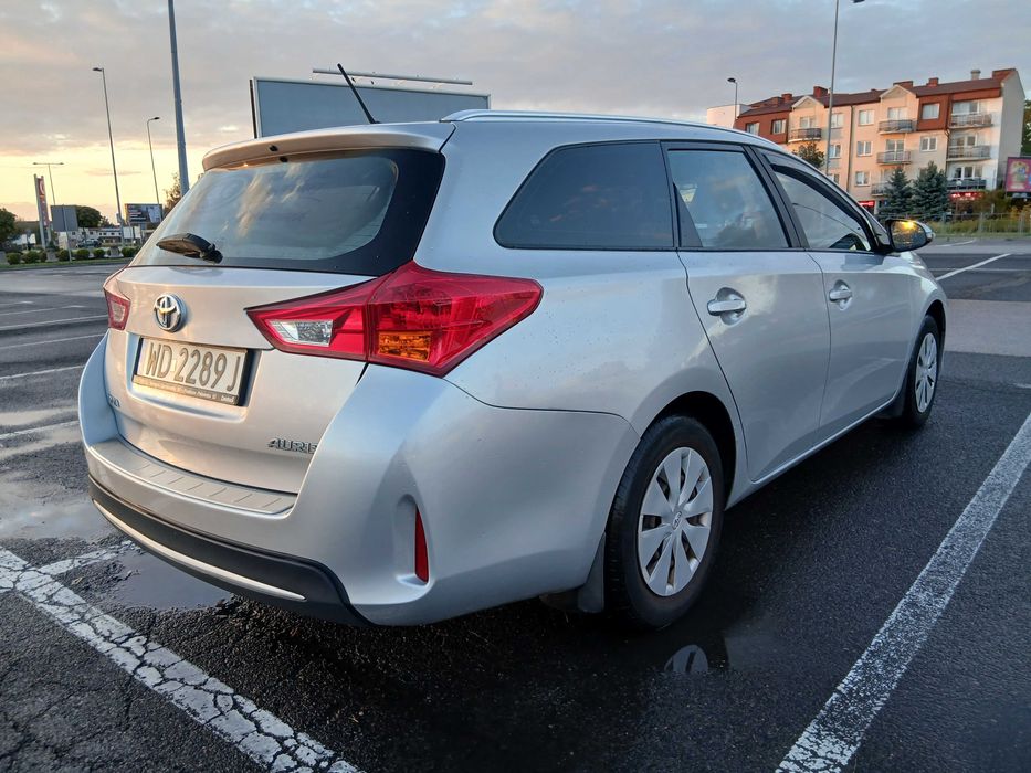 Toyota Auris 2015 r. 1,6