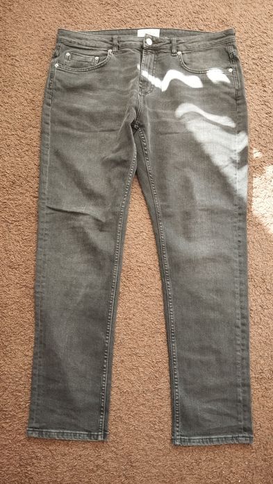 Jeansy Pull&bear,jak nowe , rozm 48.Polecam.
