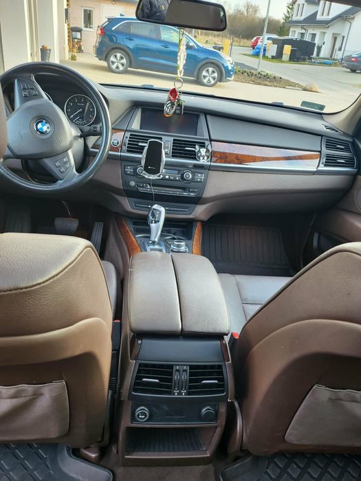 BMW X5 SUV rok 2012;kolor ciemno szary