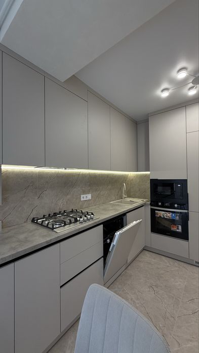 Продаж 1.5 кімнатної квартири з ремонтом меблями та технікою ЖК Затишний