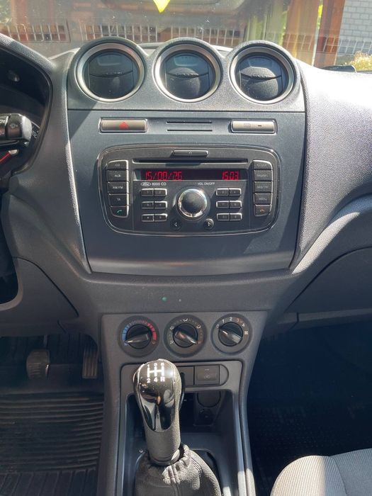 Автомобіль Ford Transit Connect 2009