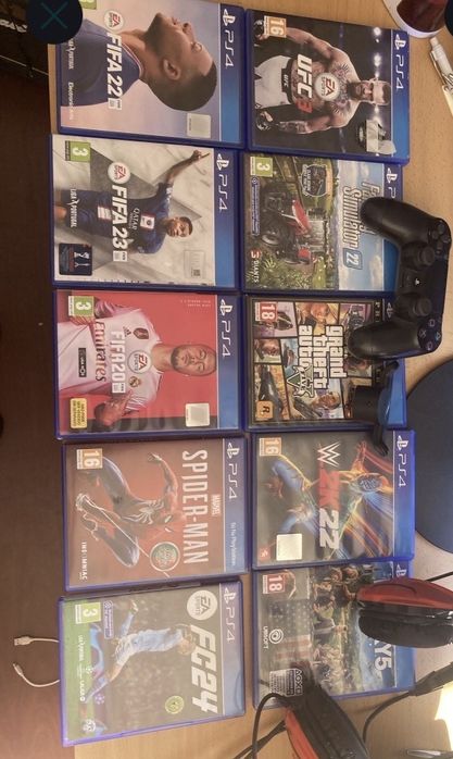 10 jogos , um comando e um acessorio de comando botões extra