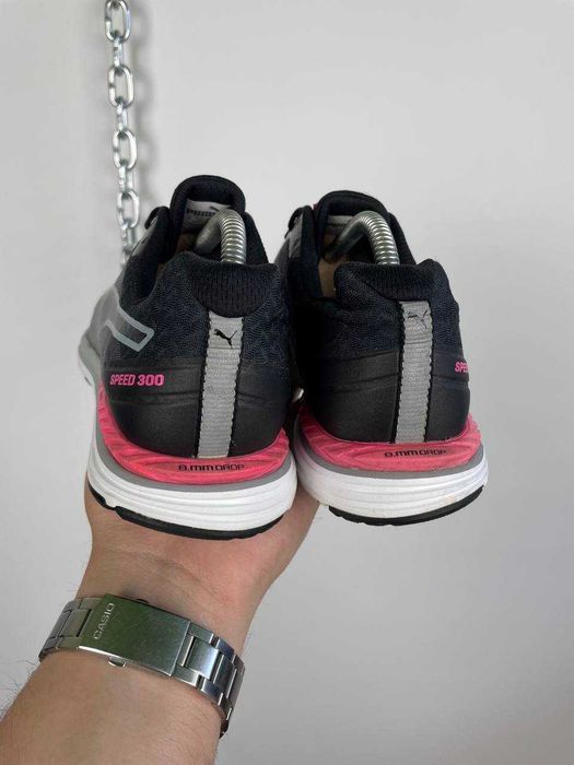 Жіночі спортивні кросівки puma speed 300