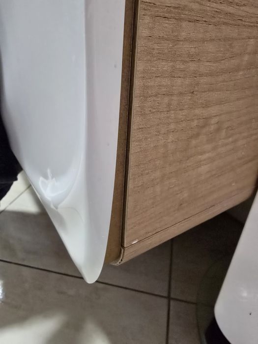 Meble lazienkowe z umywalką