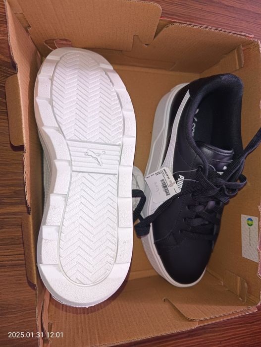 Buty damskie sportowe Puma nowe 37,5