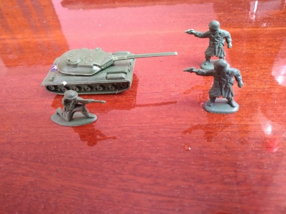 Фігурки содатиків