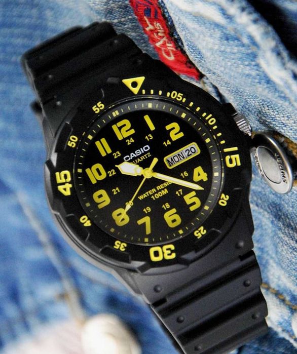 Кварцевые часы Casio MRW-200H-9BV | WR100 | Casio Edifice | g-shock