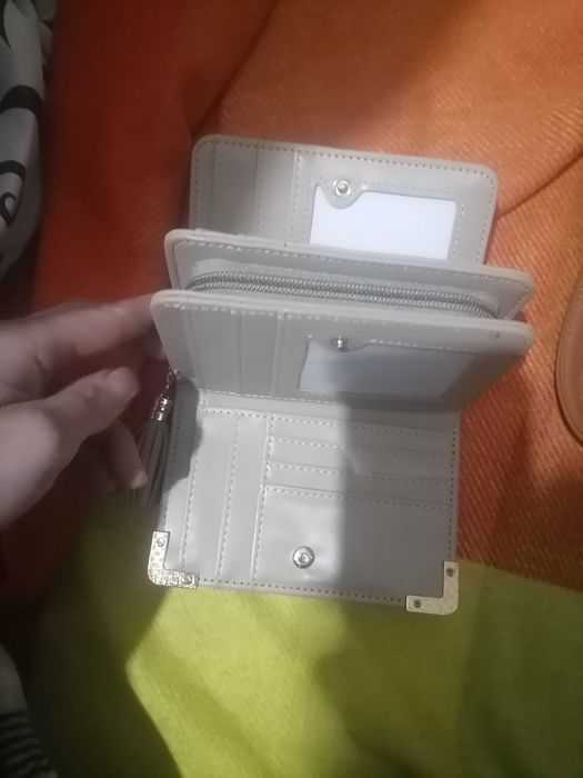 Carteira bege escuro