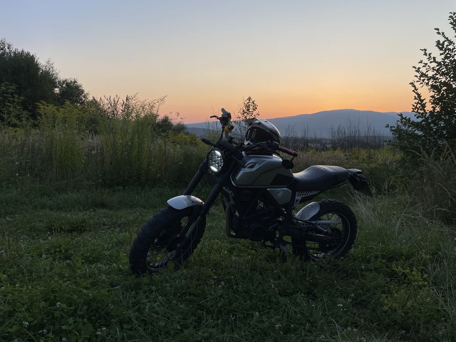 Geon  Skrambler 250 Silver