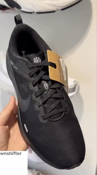 Жіночі кросівки Nike