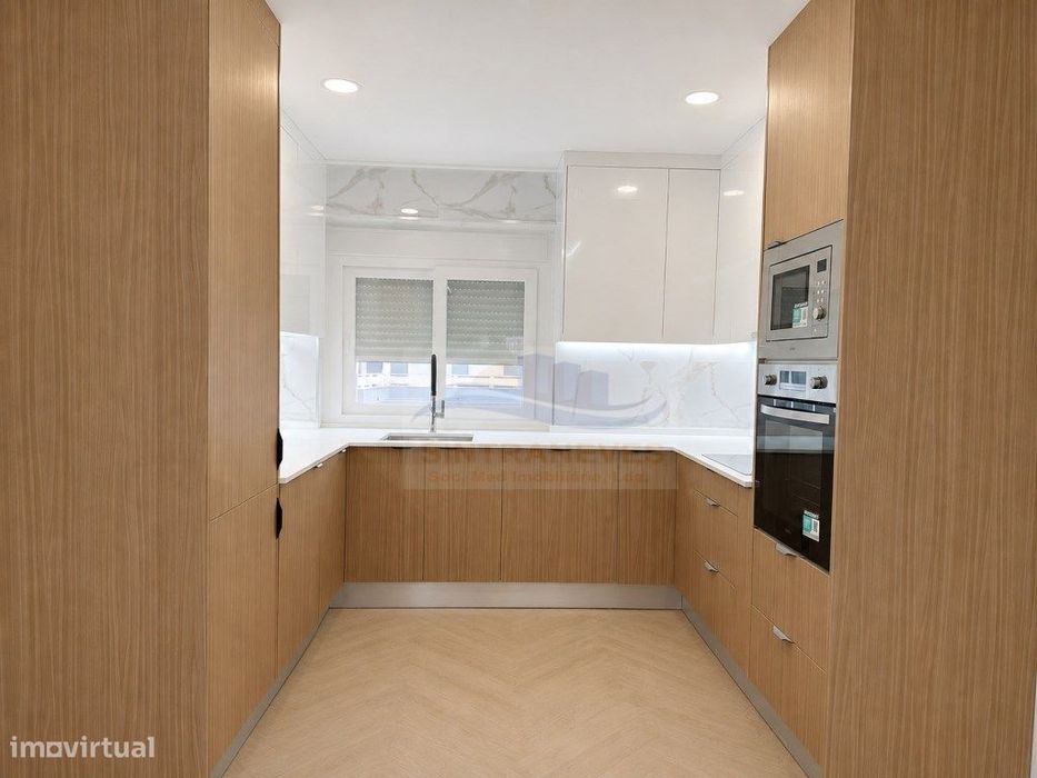 Fully Renovated T3 Apartment with Premium Finishes near Vila Chã, ...