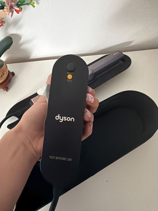 Dyson airstrait.