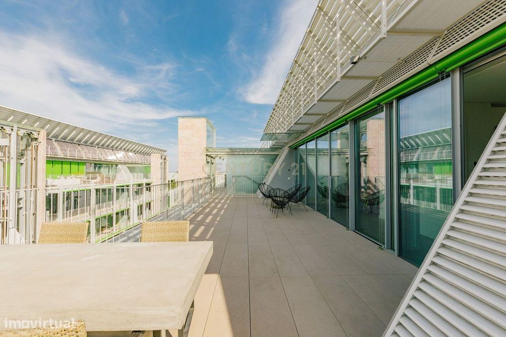 Fantástica Pentouse - com Terraço de 54 m2  - Pronto a habitar!