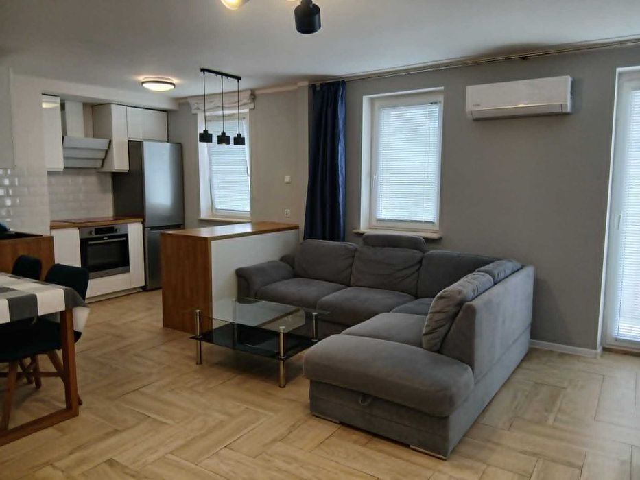 Przestronne 3- pokoje z aneksem kuchennym 54 mkw + balkon z klimatyzacją, Al. Piłsudskiego 22