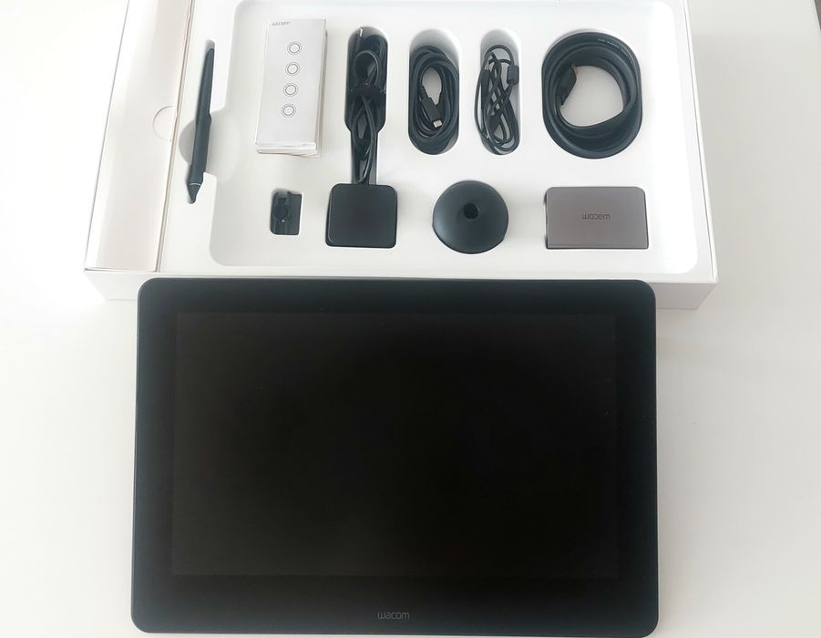 Tablet Wacom Cintiq Pro 16 Touch stan idealny
 Stan idelany