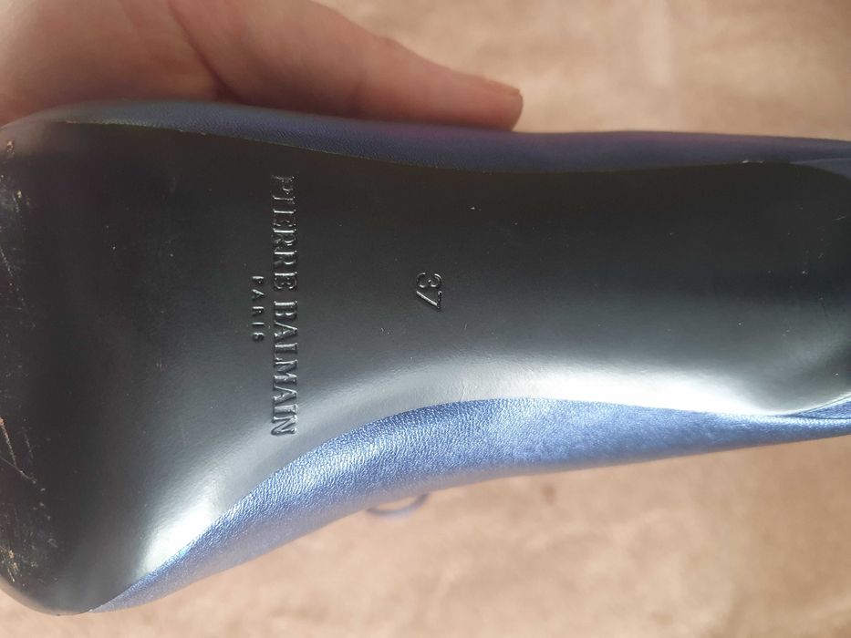 Damskie skórzane granatowe sandały szpilki Balmain - stan bardzo dobry