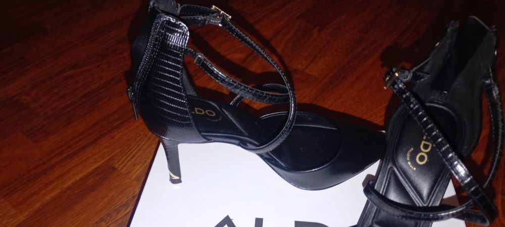 Sapatos de salto alto 35