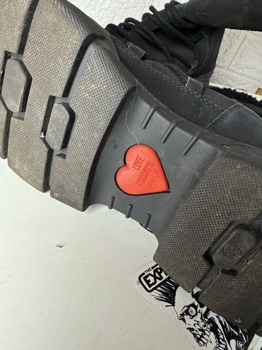 Замшеві чоботи Love Moschino