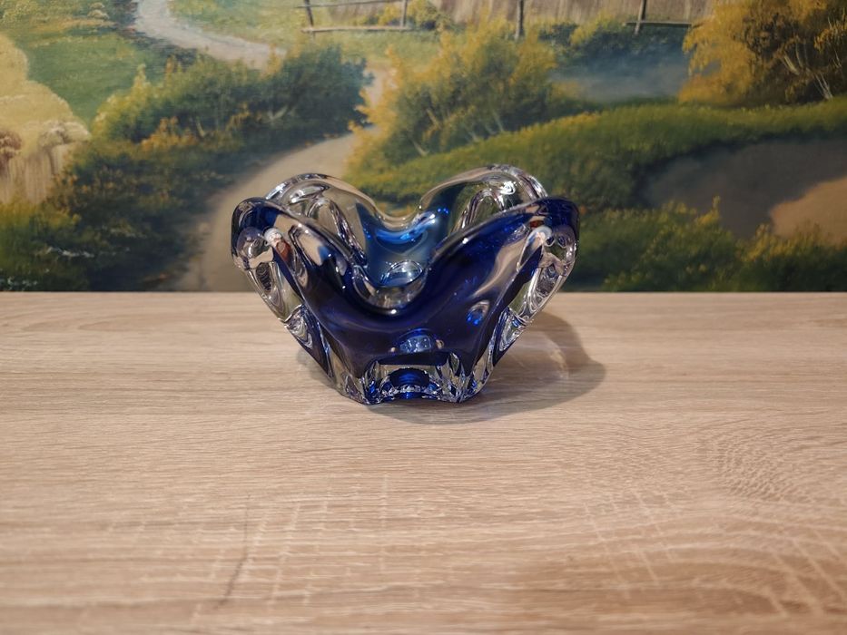 Szklana popielniczka