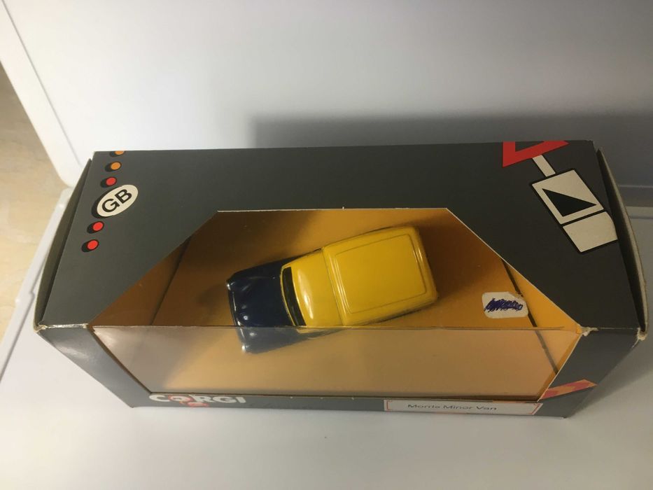 Morris Minor Van - Corgi -  esc.1/43 - como NOVO