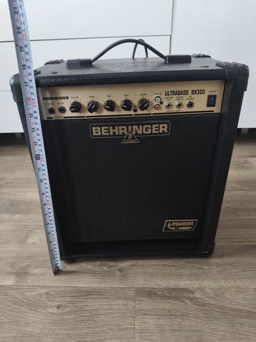 Behringer Ultrabass BX300 piec basowy 30W bardzo dobry stan