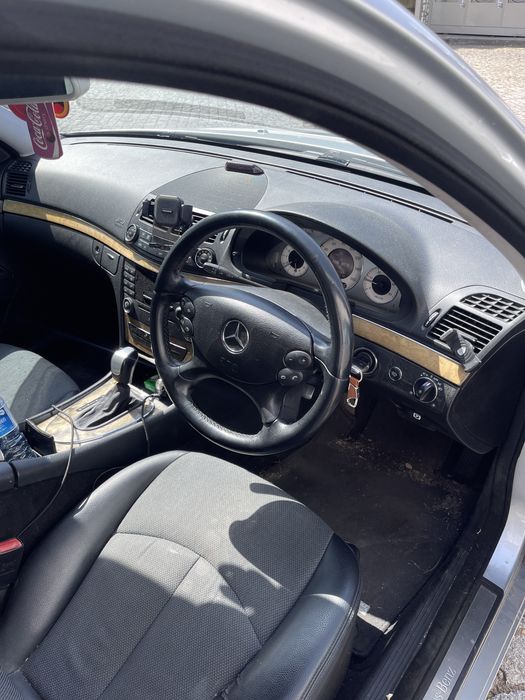 Mercedes e320 V6  matricula inglesa