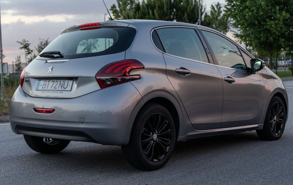 Peugeot 208 1.2 Allure – Económico, Bem Equipado e Estimado (2019)