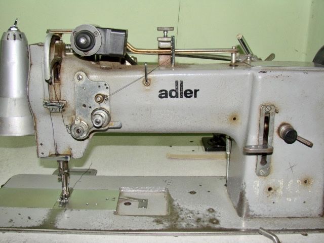 Maszyna kaletnicza Adler 167FA plus części zamienne