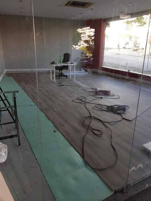 Aplicação profissional de chão flutuante